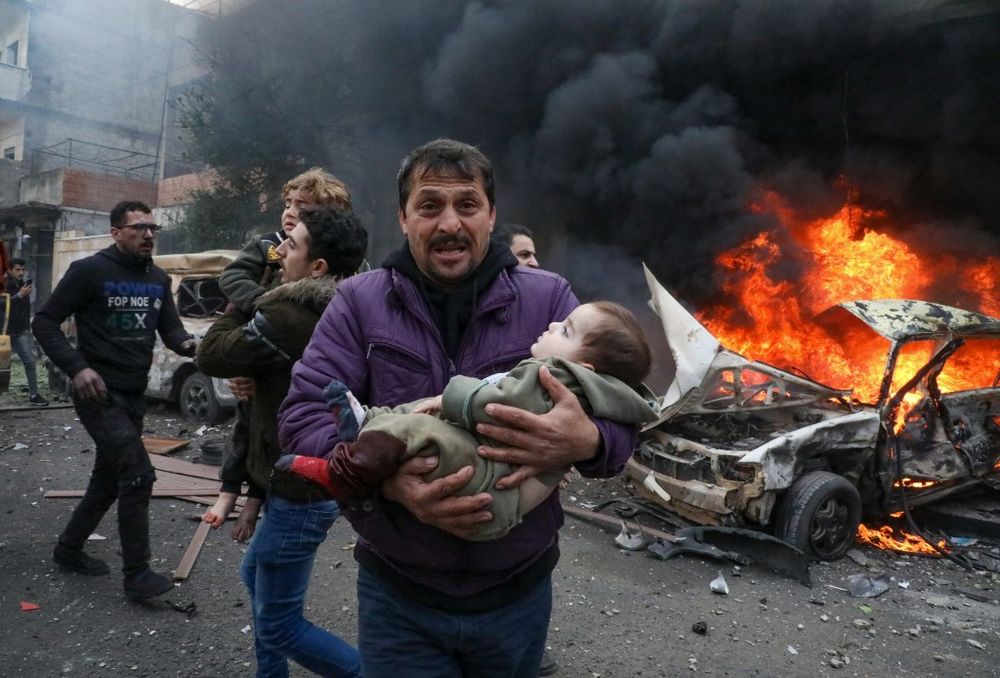 استشهاد وإصابة 15 مدنيا بينهم طفل في تفجيرين شمال سوريا