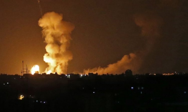 إنفجارات عنيفة تهز مدينة جدة السعودية ومشاهد تؤكد وصول الصواريخ الباليستية 