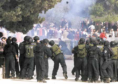 شهيدان و88 مصاباً فلسطينيا جراء الاعتداءات الصهيونية الشهر الماضي