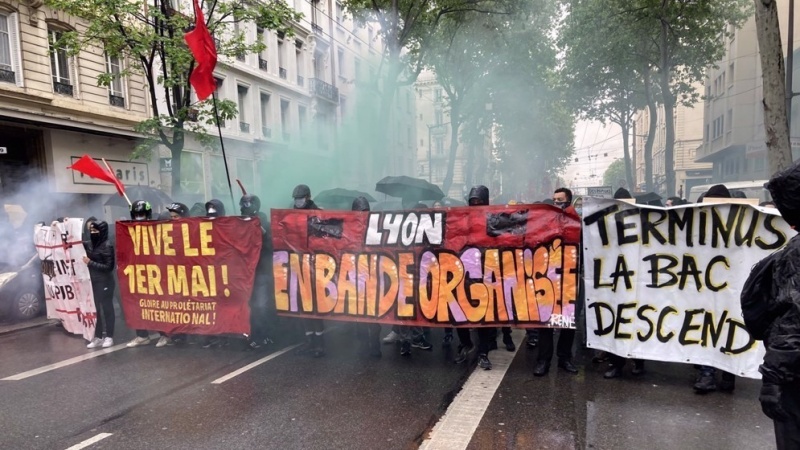 1er mai en France: un air de putsch?