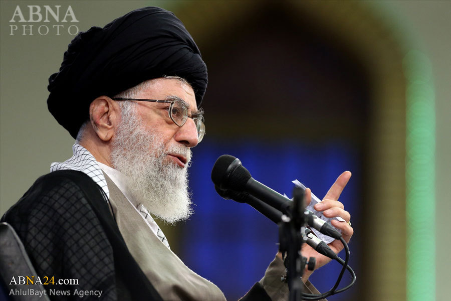Pinuno ng Rebolusyong Islam: Banta nila kay Martir Heneral "Hajj Qassem Soleimani" Matatagpuan siya sa mga kabundokan at disyerto Pinuno ng Rebolusyong Islam: Banta nila kay Martir Heneral "Hajj Qassem Soleimani" Matatagpuan siya sa mga kabundokan at disyerto