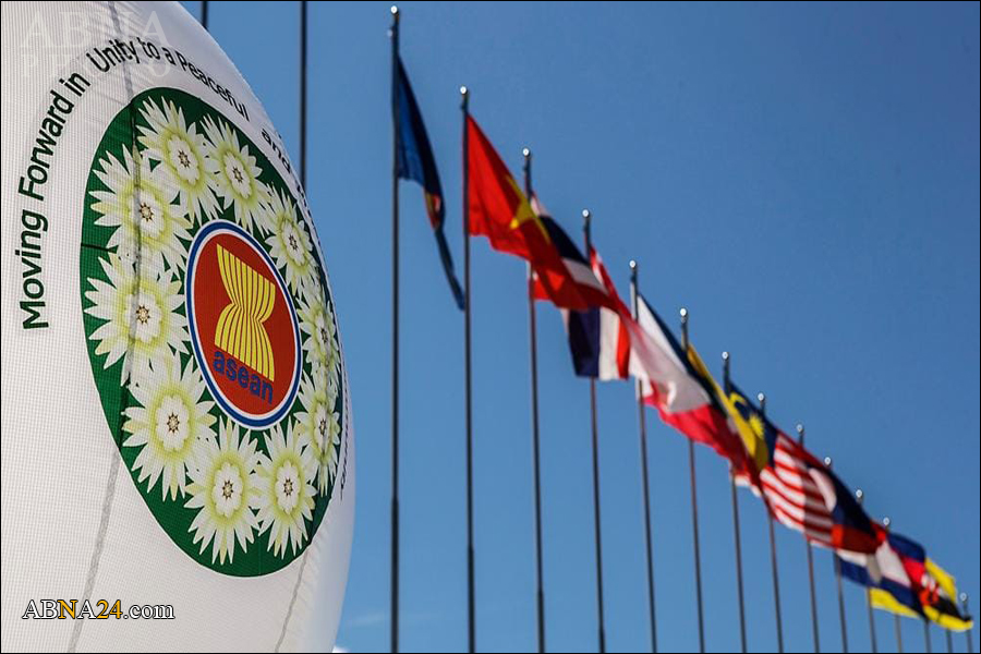 ျမန္မာ့  အေရး တြင္ အာဆီယံက အျပဳ သေဘာေဆာင္ သည့္ က႑မွ ပါဝင္ေရး အေရးႀကီး ဟု မေလးရွား ႏွင့္ စင္ကာပူ တို႔ ထပ္ေျပာ