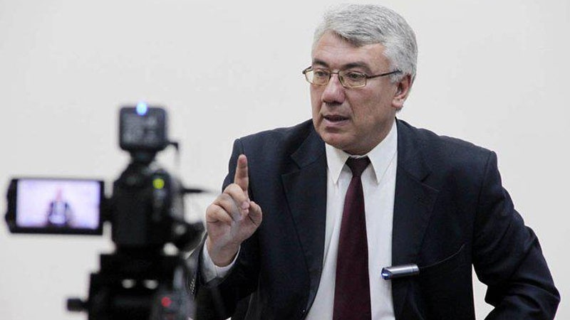 Е.Намазов: "907-ҹи дүзәлишин дондурулмасына ҝөрә бизә миннәт гојмасынлар"
