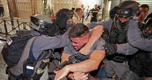الهلال الأحمر الفلسطيني يعلن عن 200 إصابة بمواجهات القدس بينها حالة خطرة