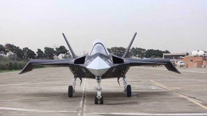 L'Iran sortira son avion furtif...