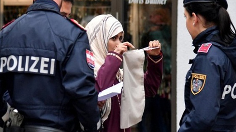 Parlemen Jerman Menyetujui RUU yang Melarang Jilbab bagi Pegawai Pemerintah