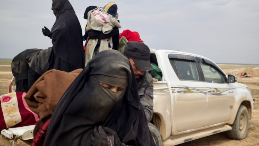 100 عائلة دخلت العراق قادمة من مخيم الهول