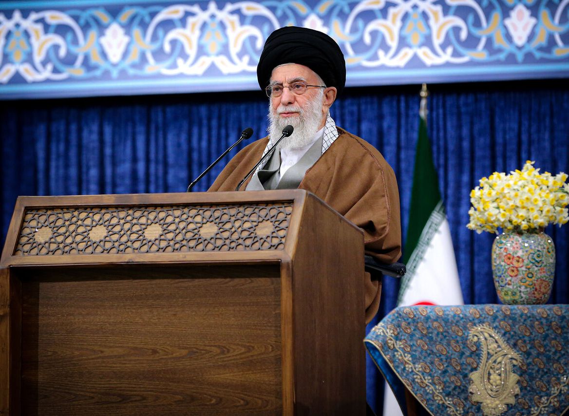 قائد الثورة الإسلامية يوافق على عفو وتخفيف عقوبة عدد من المدانين
