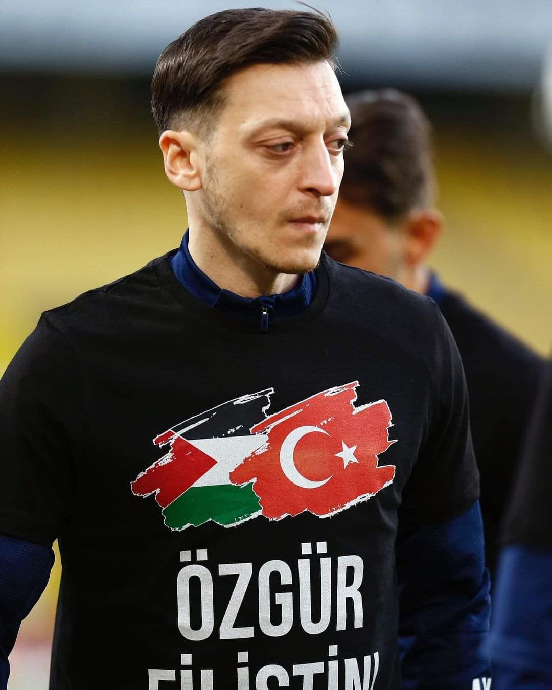 Photos: l'équipe turque de football Fenerbahçe porte des t-shirts solidaires de la Palestine