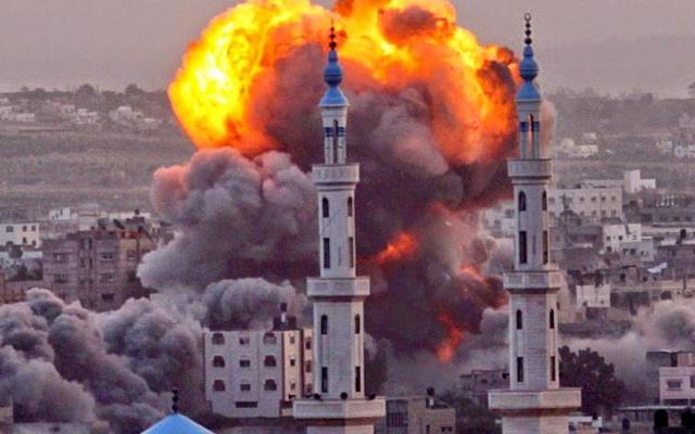 العدو الإسرائيلي يشن 500 غارة  على غزة ويدمر 500 وحدة سكنية و58 مؤسسة أمنية وحكومية 