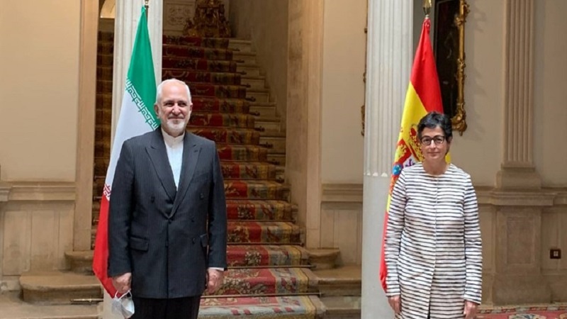 Zarif İspanya'da mevkidaşı ile görüştü