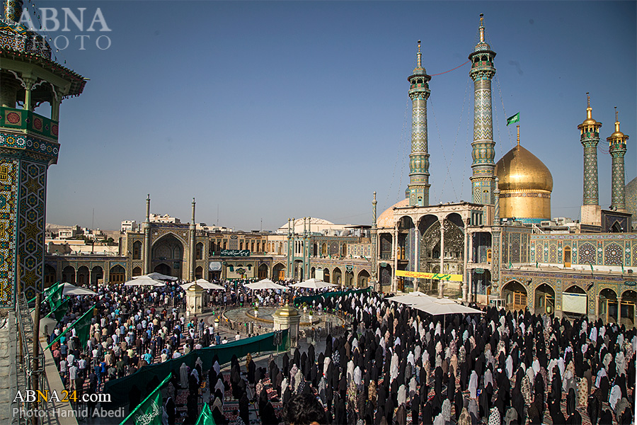 تقرير مصور / صلاة عيد الفطر المبارك في حرم السيدة المعصومة (ع) - 1