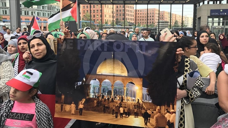 Berlin'de binlerce kişi ırkçı İsrail'in saldırılarını protesto etti
