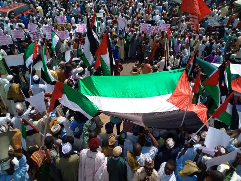 تصویری رپورٹ/ شیخ زکزاکی کے حامیوں کا فلسطین کی حمایت میں احتجاجی مظاہرہ