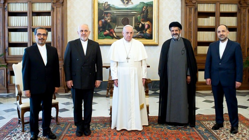 Vaticano, incontro Papa e ministro Esteri Zarif