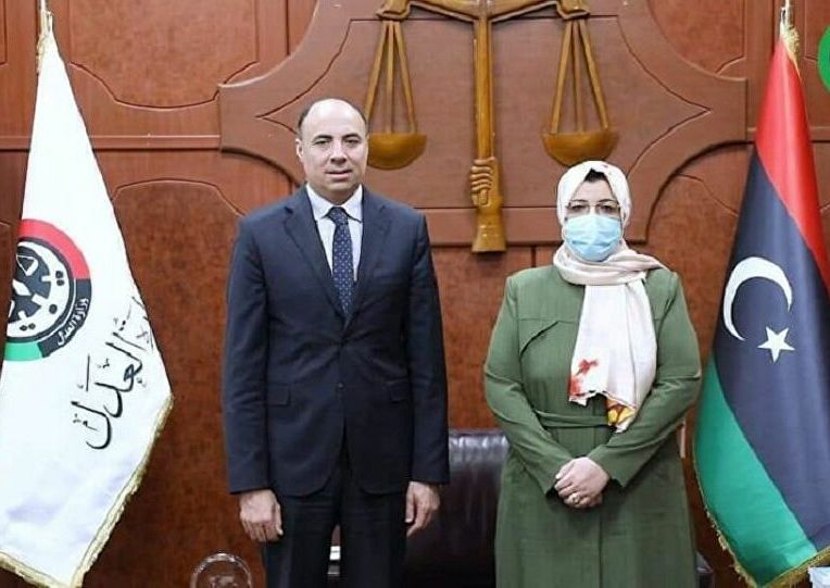 تفاصيل أول لقاء بين وزيرة العدل الليبية ورئيس البعثة المصرية في طرابلس