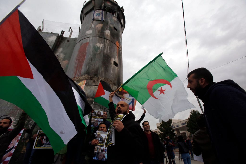 Photos: Thousands demonstrate in Algeria in solidarity with Palestinian and Al-Quds
