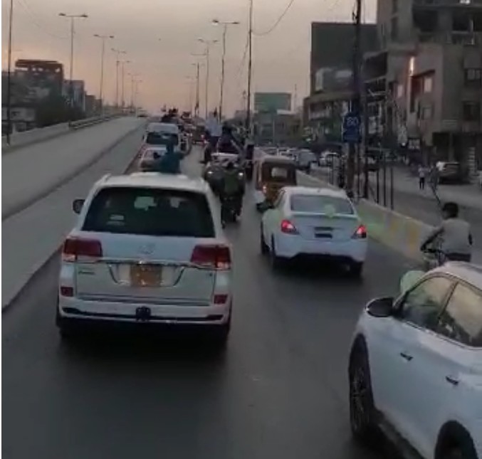 Irak halkının, Direniş'in zaferini kutladı