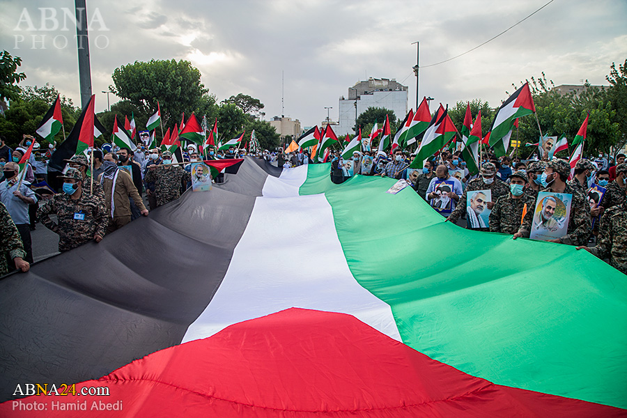 Photos: People in Qom celebrate Palestine victory
