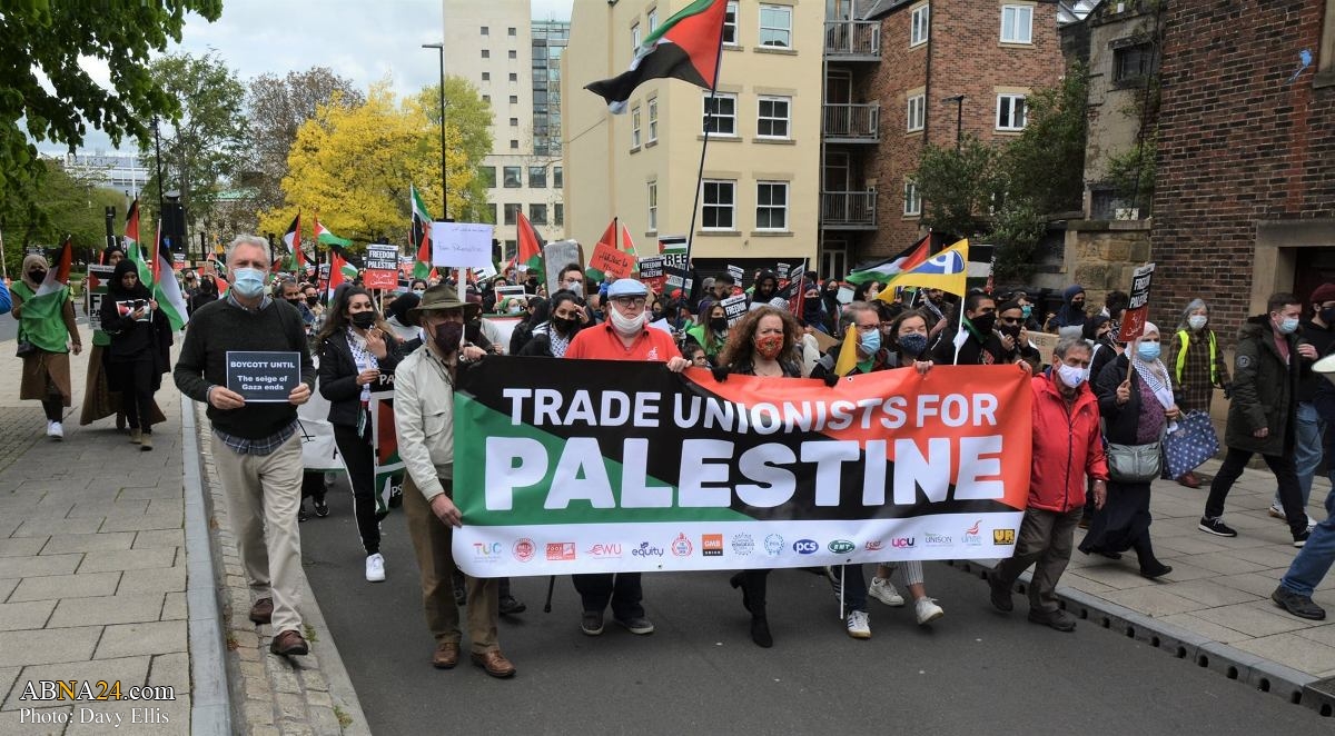 تقرير مصور / جماهير غفيرة تتضامن في مدينة "نيوكاسل" الانكليزية مع الشعب الفسطيني