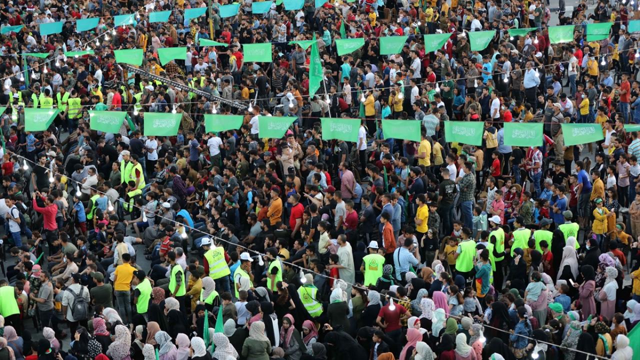 تقرير مصور / عرض عسكري لكتائب القسام احتفالا بـ “انتصار المقاومة الفلسطينية”