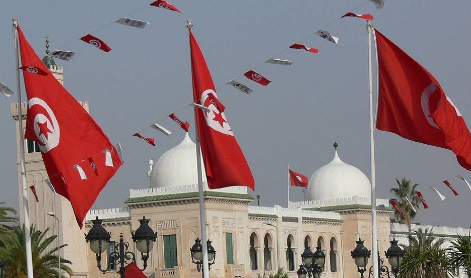 القوى الأمنية في تونس تمنع تظاهرة تطالب بإعادة العلاقات مع سوريا