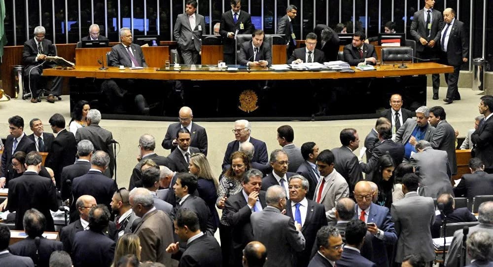 Câmara aprova projeto que cria programa Sinal Vermelho contra violência doméstica