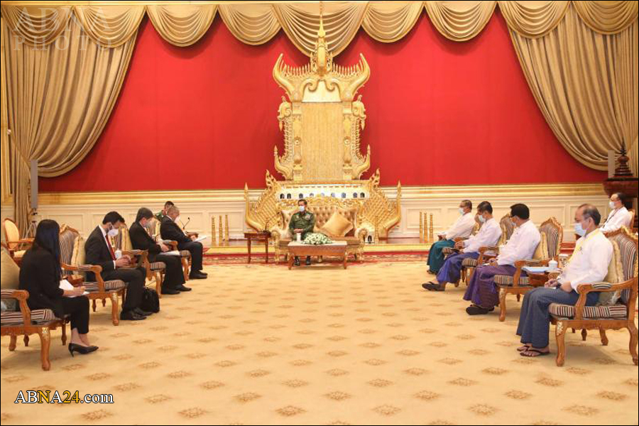 ျမန္မာႏိုင္ငံ သို႔ေရာက္ရွိ ေနသည့္ အာဆီယံ သံတမန္မ်ား ႏွင့္ တပ္မေတာ္ ကာကြယ္ေရး ဦးစီးခ်ဳပ္ ဗိုလ္ခ်ဳပ္မႉး ႀကီးမင္းေအာင္လႈိင္ ေနျပည္ေတာ္တြင္ ေတြ႕ဆုံ