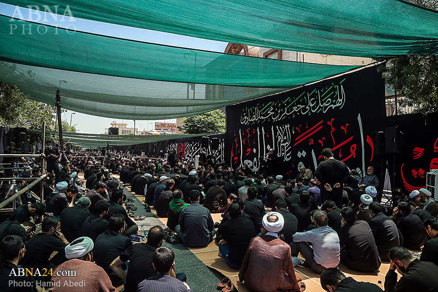 Photos: Martyrdom anniv. of Imam Jafar Sadiq held at office of Ayatollah Vahid Khorasani