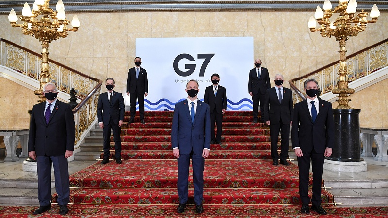 Призыв сотен бывших высокопоставленных мировых чиновников к G7