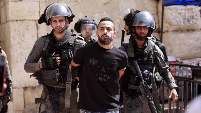 Tentara Zionis Tangkapi Puluhan Orang Palestina