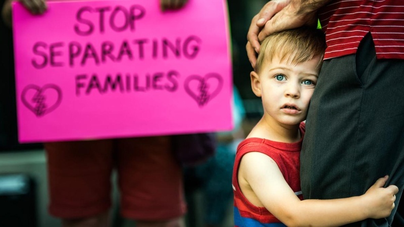 米で移民の子ども2000人以上が親から離別