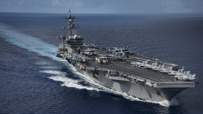 米の複数の空母が、中露の極超音速ミサイル射程距離内に