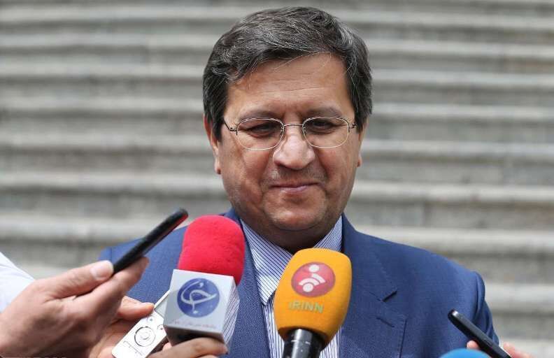 همتي يهنئ بفوز رئيسي بالانتخابات الرئاسية 
