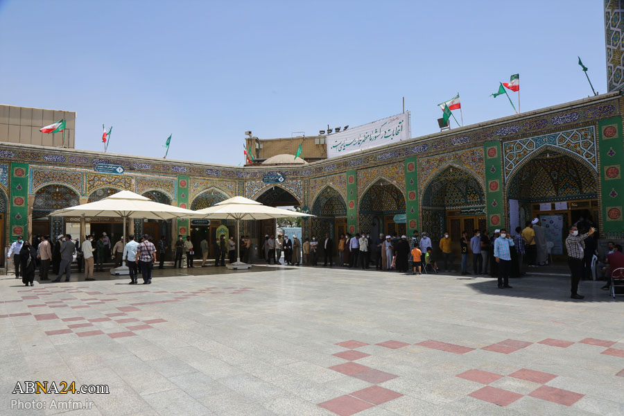 تصویری رپورٹ/ حرم حضرت معصومہ(س) میں صدارتی انتخابات کے لیے حق رائے دہی کا استعمال