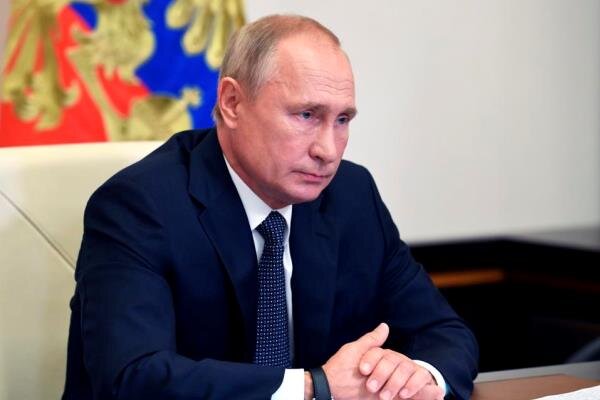 Russian President Putin congratulates Iran’s president-elect Raeisi