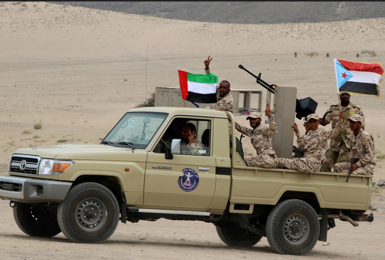 خلافاً لاتفاق الرياض.. "الانتقالي" يدعو لبناء "جيش جنوبي صلب"
