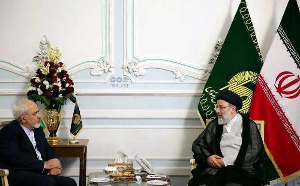 Iranian FM briefs president-elect Raeisi on latest FP developments