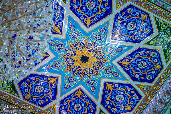 تقرير مصور / روائع الزخرفة الاسلامية في داخل حرم الامام الحسين (عليه السلام)