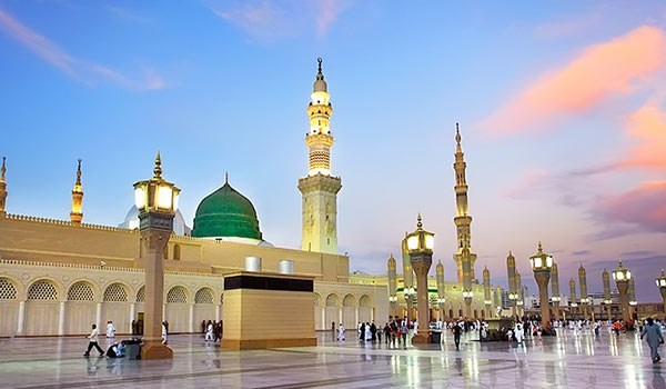 مفندا مزاعم السلفية والوهابية.. مفتي مصر: لا مانع من التبرك بالأضرحة