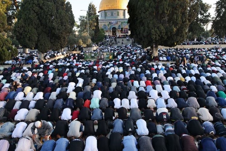 40 000 Palestiniens à la prière du vendredi à Al-Aqsa