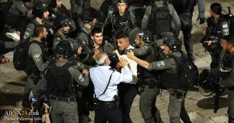 Israeli occupation police, horde settlers attack Palestinians of Sheikh Jarrah, six injured