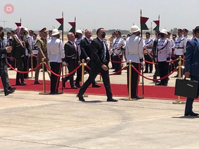 الرئيس العراقي يستقبل الملك الأردني في مطار بغداد+(صور)