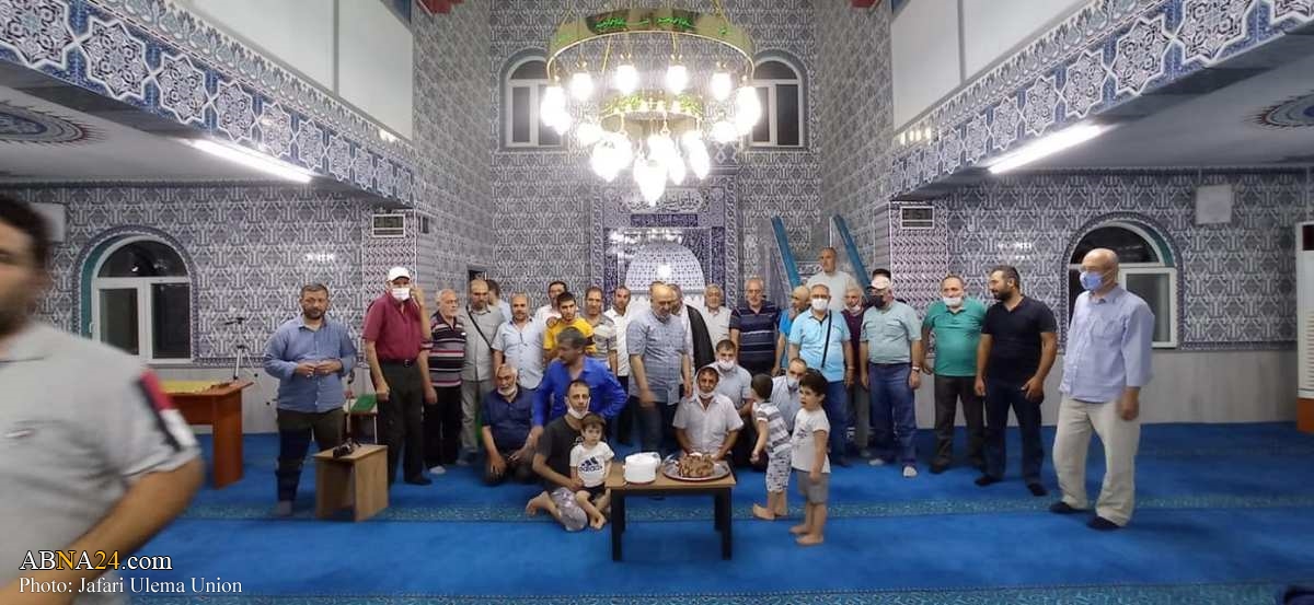 تقرير مصور / شيعة تركيا يحتفلون بولادة الامام الرضا (ع) في اسطنبول