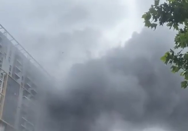 Londra'da tren istasyonunda yangın ve patlama