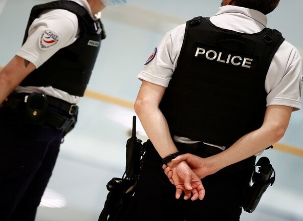 فرنسا: رجل أمن يقتل شخصا هدد أطفالا بسكين في محطة قطار