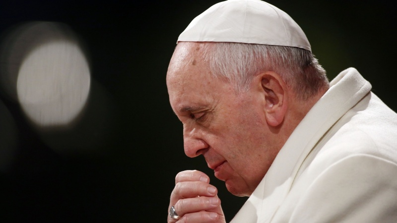 カナダの先住民、ローマ教皇に謝罪要求へ