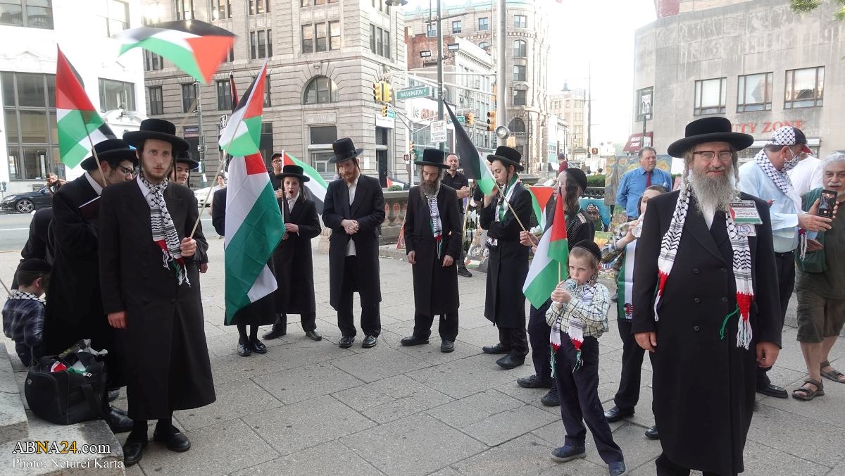 Photos: Raising Palestinian flag outside City Hall in Patterson, New Jersey June 28