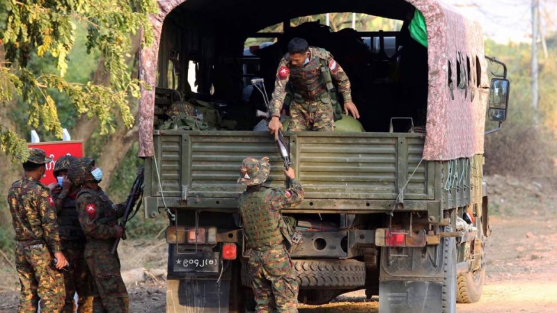 AS Meningkatkan Tekanan pada Militer Myanmar