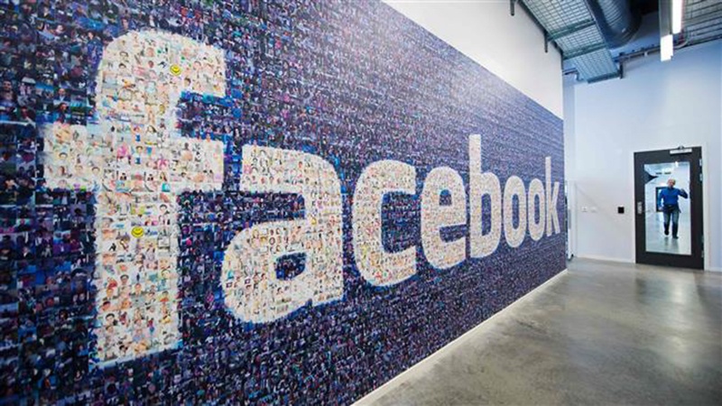 Ecco chi sono i veri estremisti che cerca Facebook